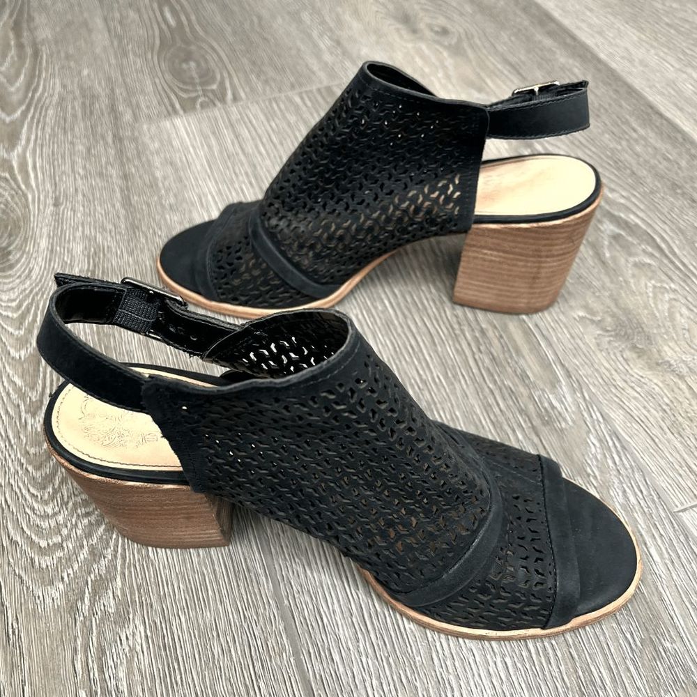 Vince Camuto Shoes Women's Vince Camuto Lendia Perforated Sandals Black Size 8